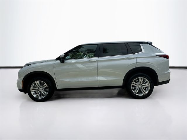 2024 Mitsubishi Outlander ES