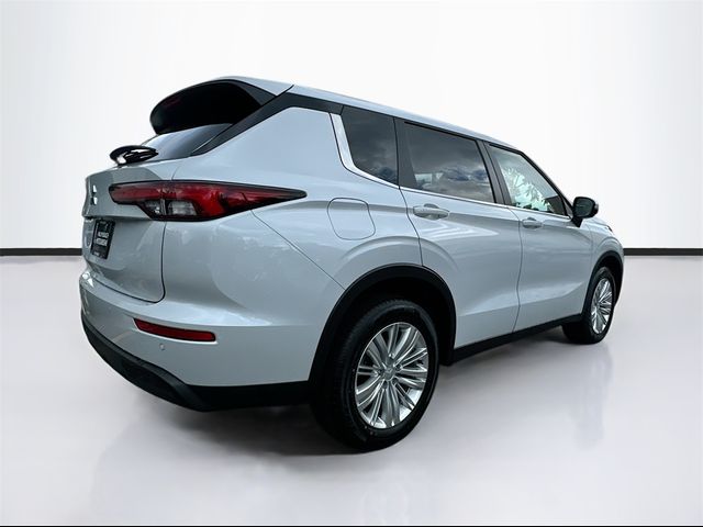 2024 Mitsubishi Outlander ES