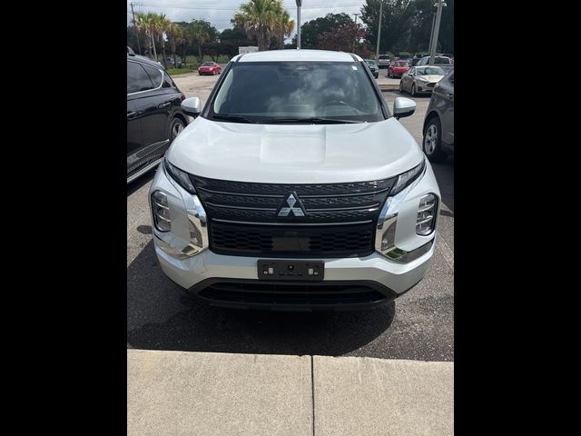 2024 Mitsubishi Outlander ES