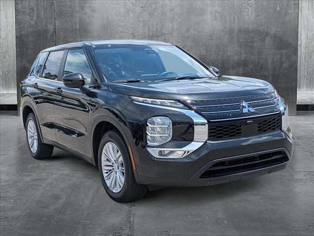 2024 Mitsubishi Outlander ES