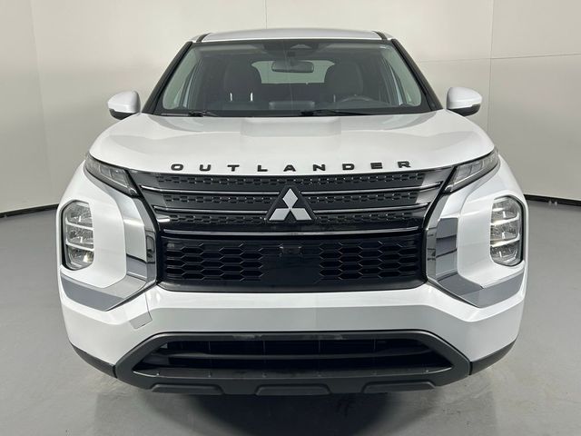 2024 Mitsubishi Outlander ES