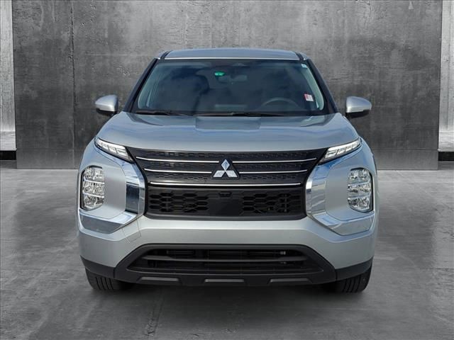 2024 Mitsubishi Outlander ES