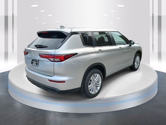 2024 Mitsubishi Outlander ES