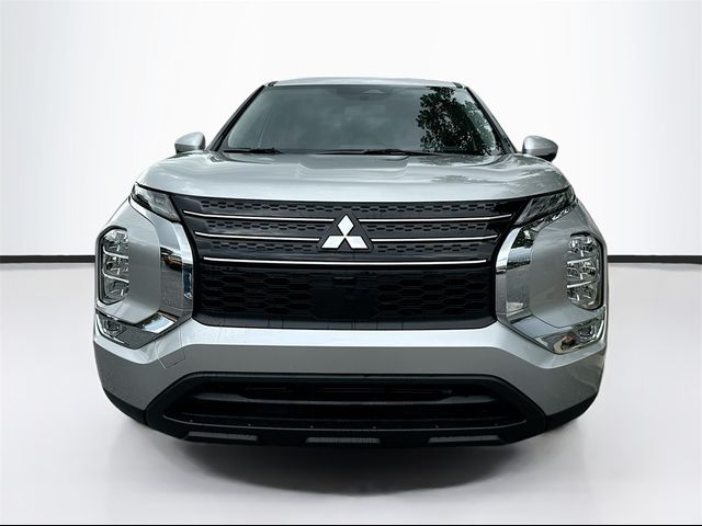 2024 Mitsubishi Outlander ES