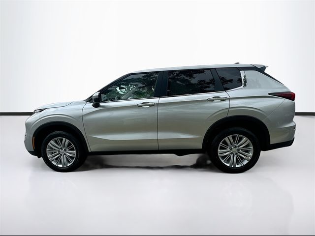 2024 Mitsubishi Outlander ES