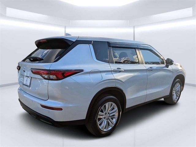 2024 Mitsubishi Outlander ES