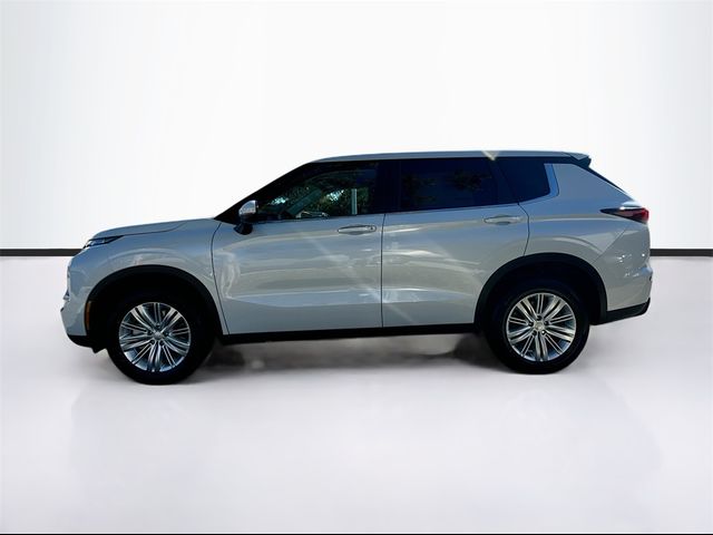 2024 Mitsubishi Outlander ES