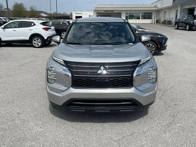 2024 Mitsubishi Outlander ES