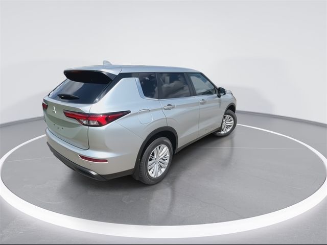 2024 Mitsubishi Outlander ES