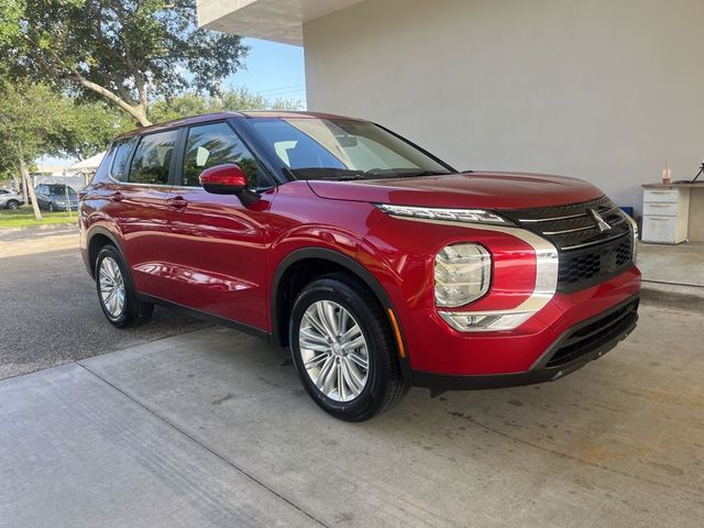 2024 Mitsubishi Outlander ES