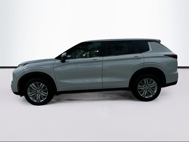 2024 Mitsubishi Outlander ES