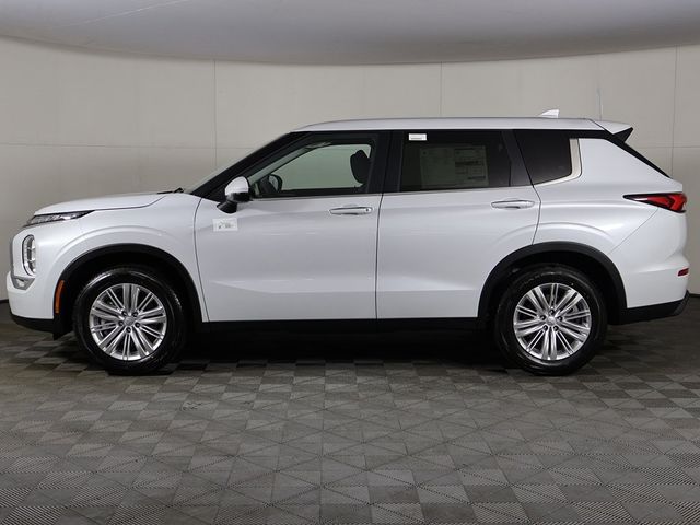 2024 Mitsubishi Outlander ES