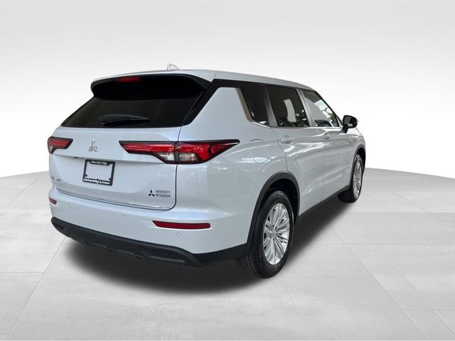 2024 Mitsubishi Outlander ES