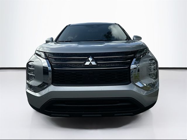 2024 Mitsubishi Outlander ES