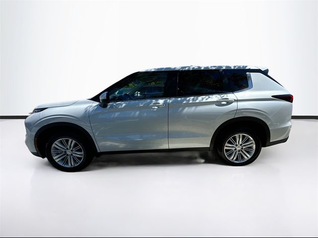 2024 Mitsubishi Outlander ES