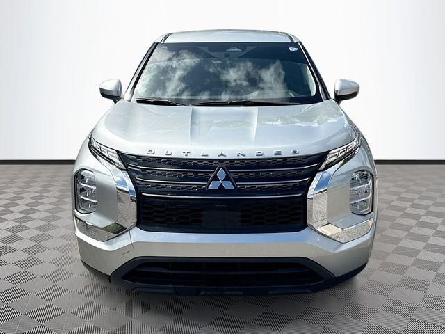 2024 Mitsubishi Outlander ES