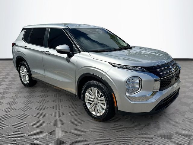 2024 Mitsubishi Outlander ES