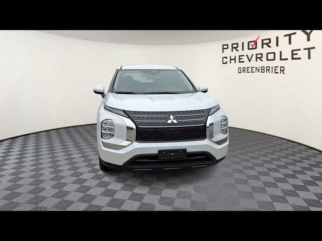 2024 Mitsubishi Outlander ES
