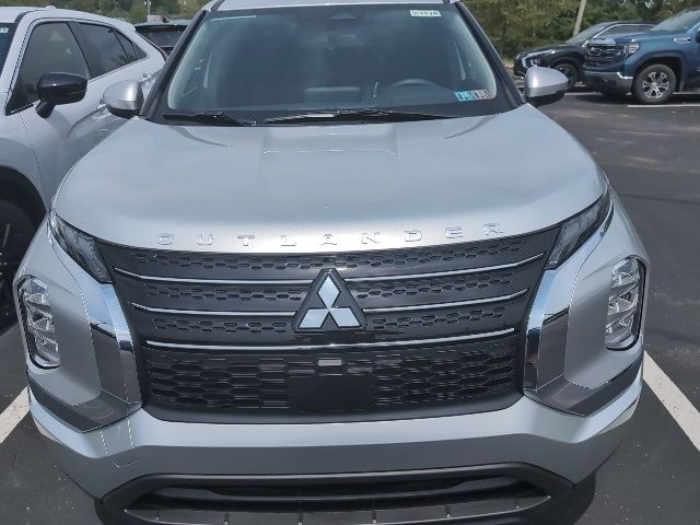 2024 Mitsubishi Outlander ES