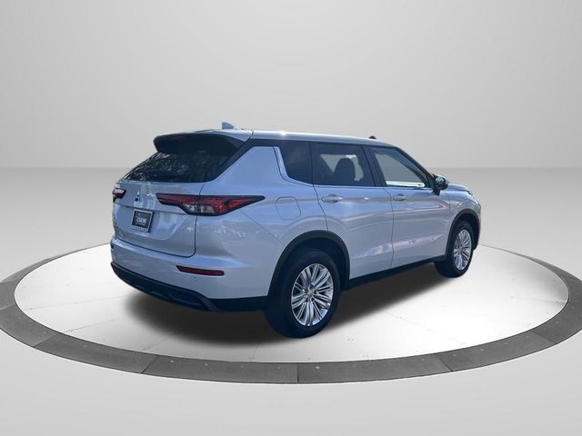 2024 Mitsubishi Outlander ES