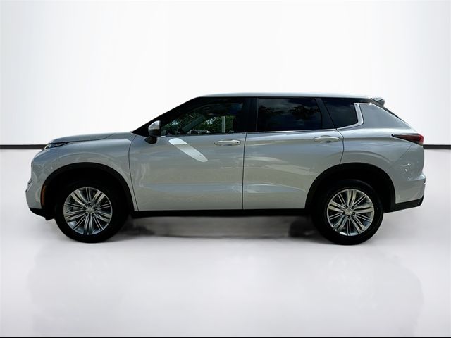 2024 Mitsubishi Outlander ES