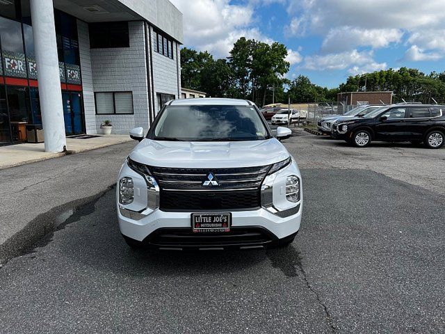 2024 Mitsubishi Outlander ES