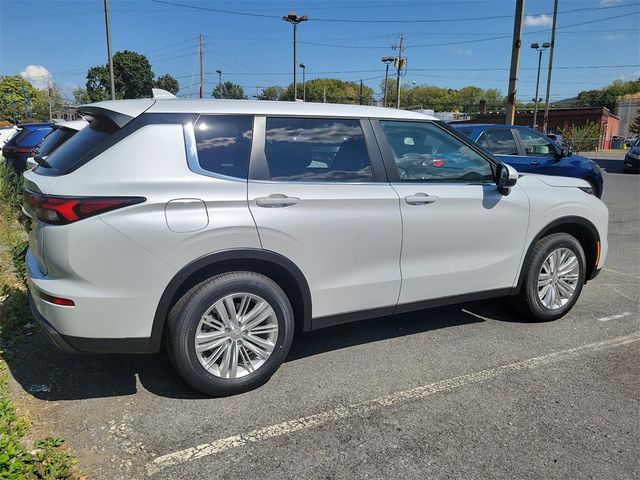 2024 Mitsubishi Outlander ES