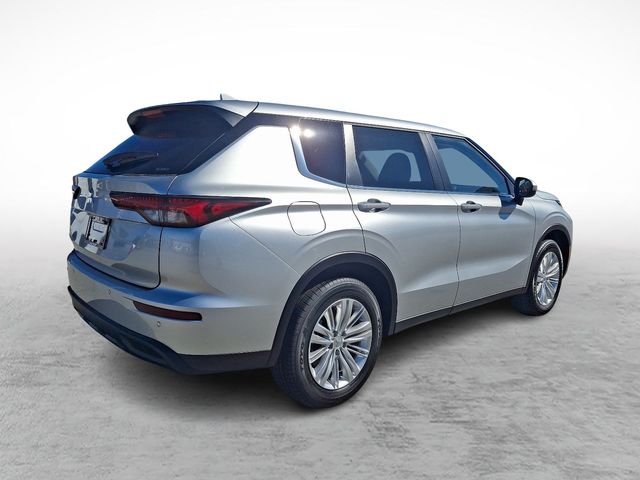 2024 Mitsubishi Outlander ES