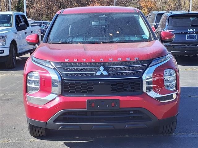 2024 Mitsubishi Outlander ES