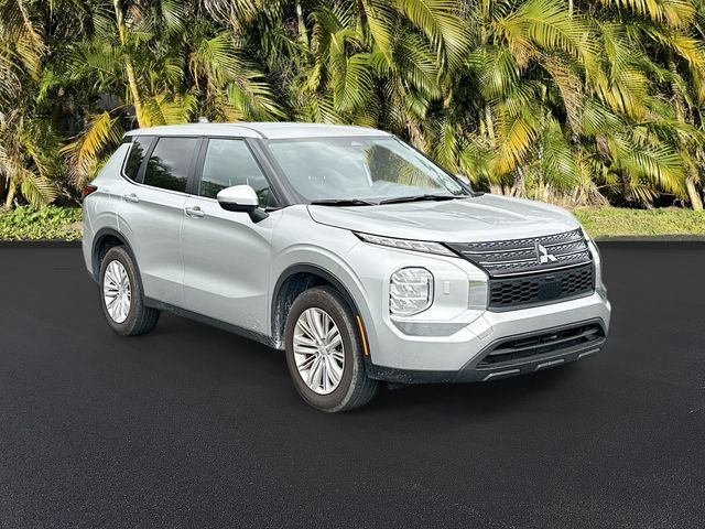 2024 Mitsubishi Outlander ES