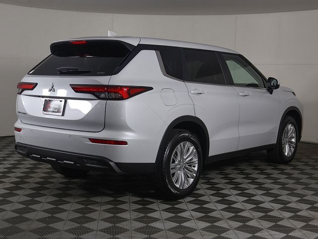 2024 Mitsubishi Outlander ES