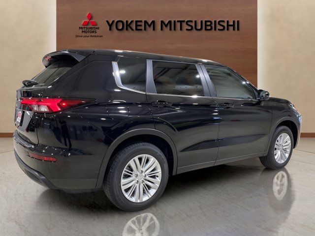 2024 Mitsubishi Outlander ES