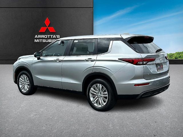 2024 Mitsubishi Outlander ES