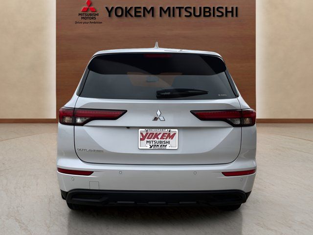 2024 Mitsubishi Outlander ES