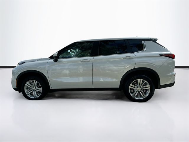 2024 Mitsubishi Outlander ES