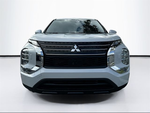 2024 Mitsubishi Outlander ES