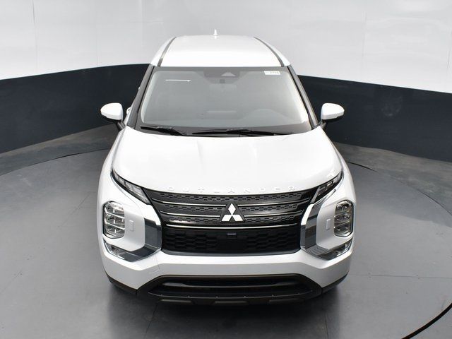 2024 Mitsubishi Outlander ES