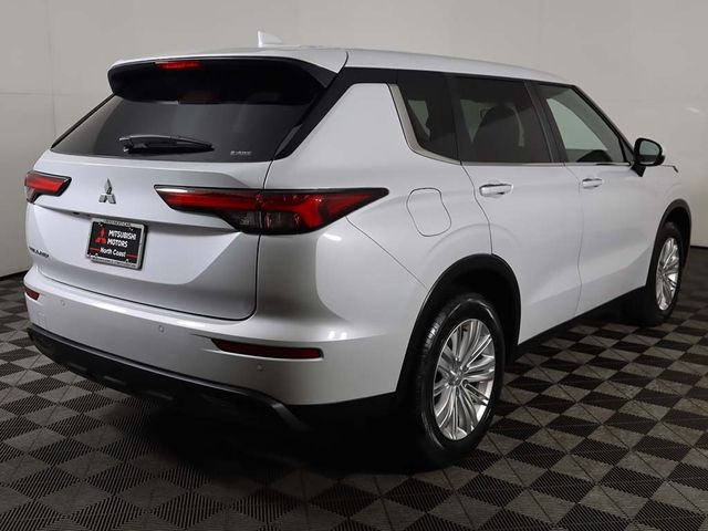 2024 Mitsubishi Outlander ES