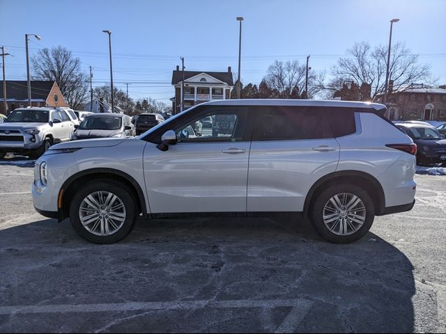 2024 Mitsubishi Outlander ES