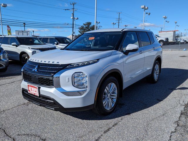 2024 Mitsubishi Outlander ES