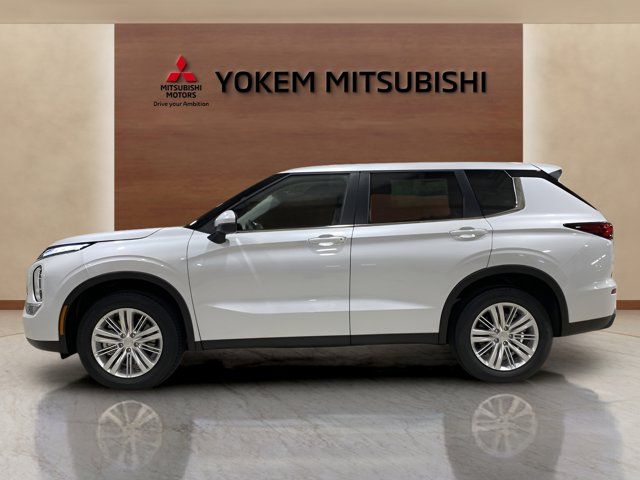 2024 Mitsubishi Outlander ES