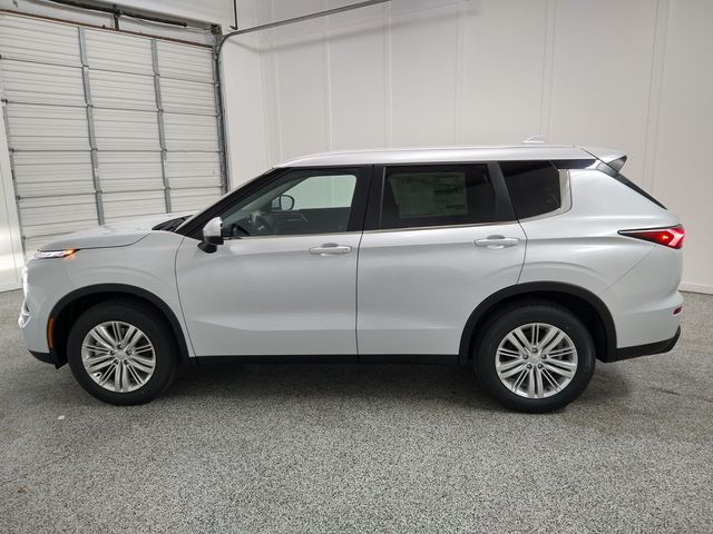 2024 Mitsubishi Outlander ES