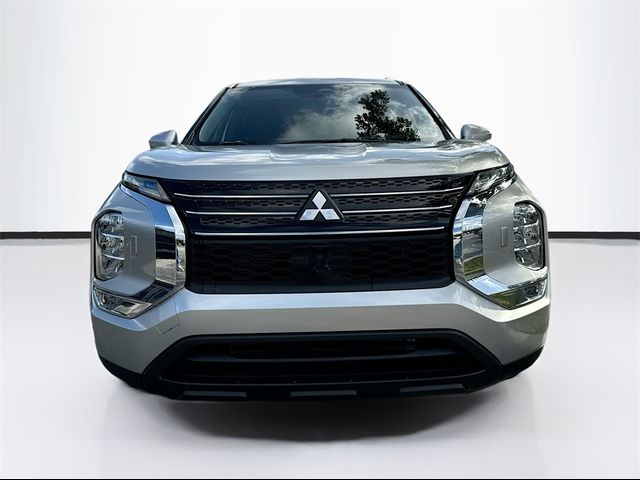 2024 Mitsubishi Outlander ES