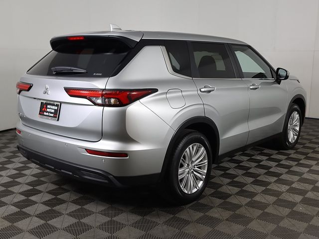 2024 Mitsubishi Outlander ES