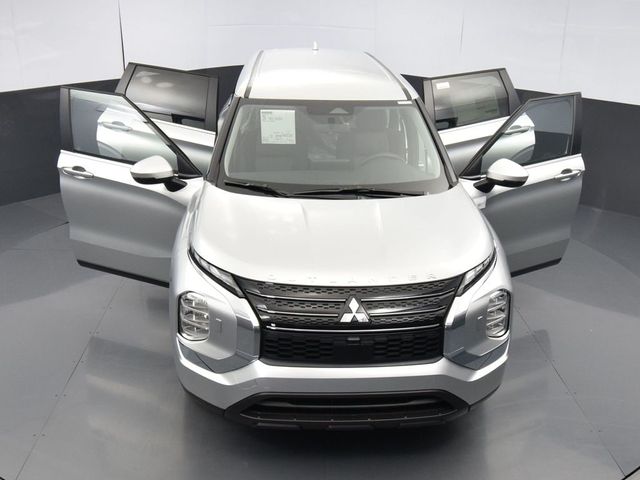 2024 Mitsubishi Outlander ES