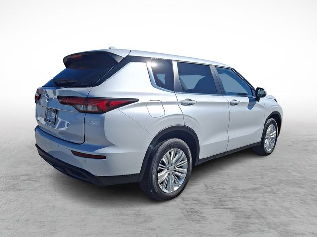 2024 Mitsubishi Outlander ES