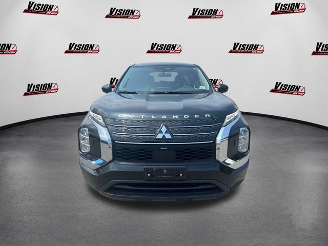 2024 Mitsubishi Outlander ES