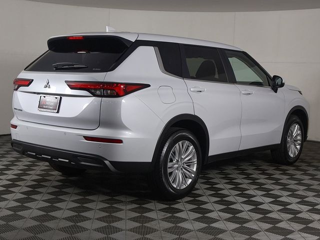 2024 Mitsubishi Outlander ES