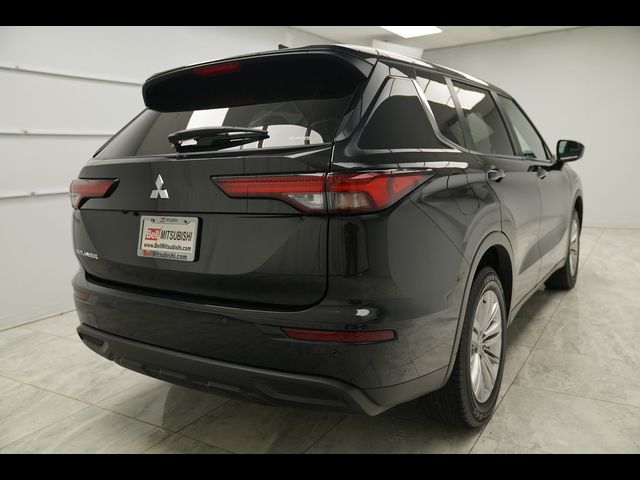 2024 Mitsubishi Outlander ES