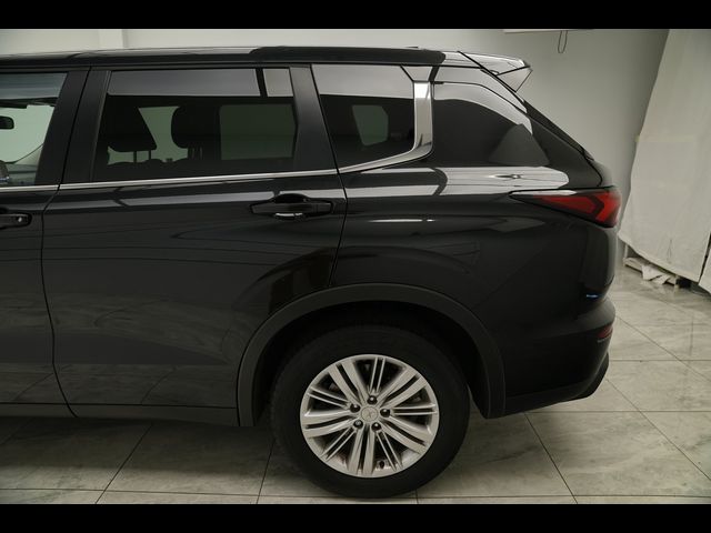 2024 Mitsubishi Outlander ES